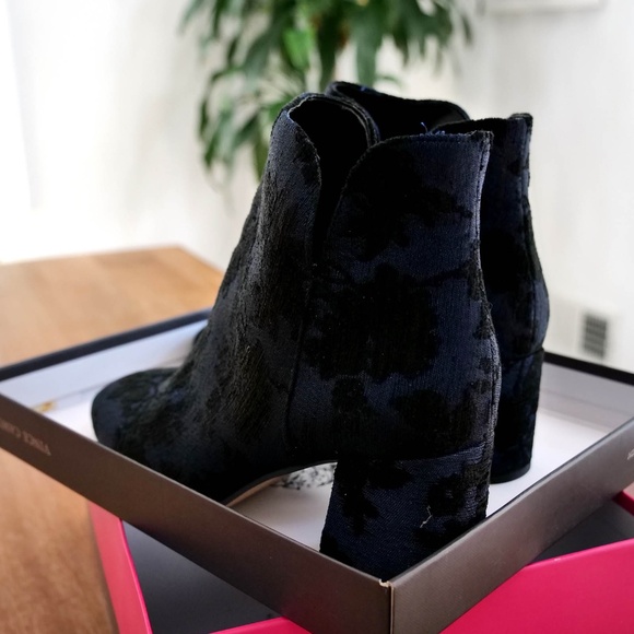 Vince Camuto Kassie Suede Boots, Black and Blue Andromeda 11W — NEW - Picture 7 of 10